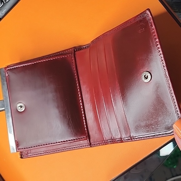 Burberry bi fold red wallet - Picture 4 of 9